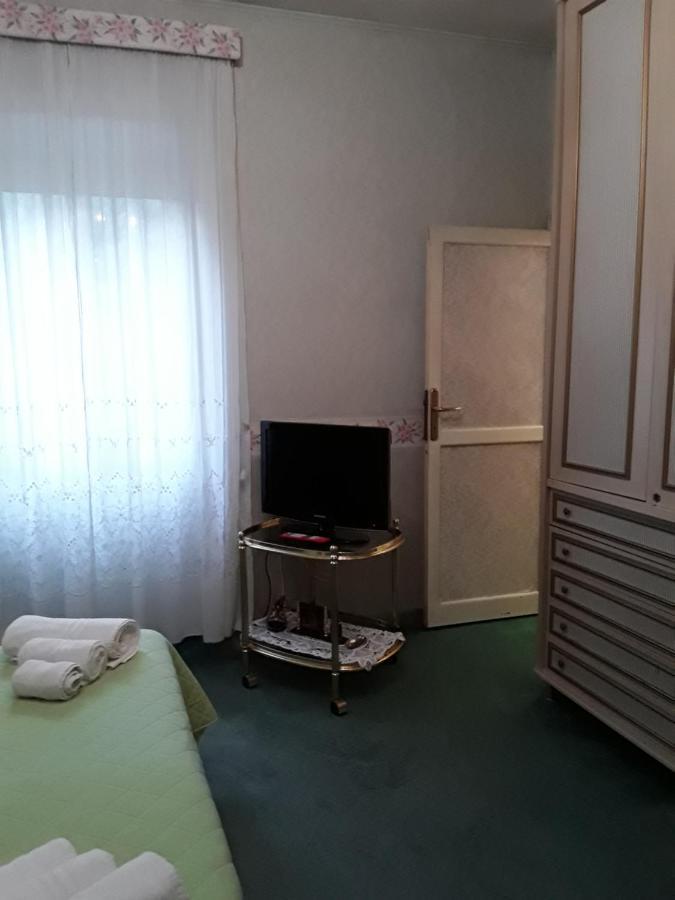 Bed and Breakfast AmbraBed Lunghezza Station Exterior foto